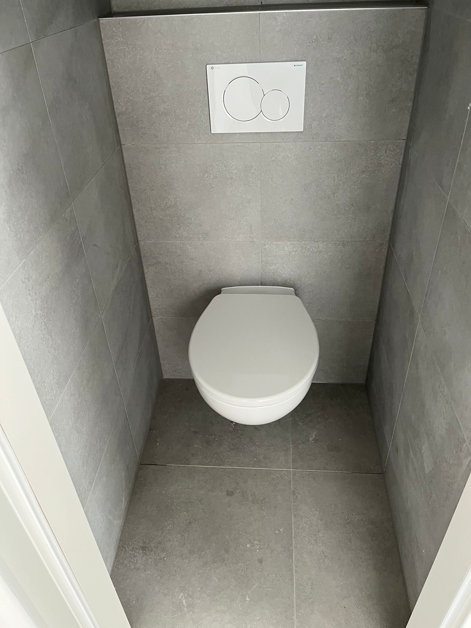 Moderné závesné WC