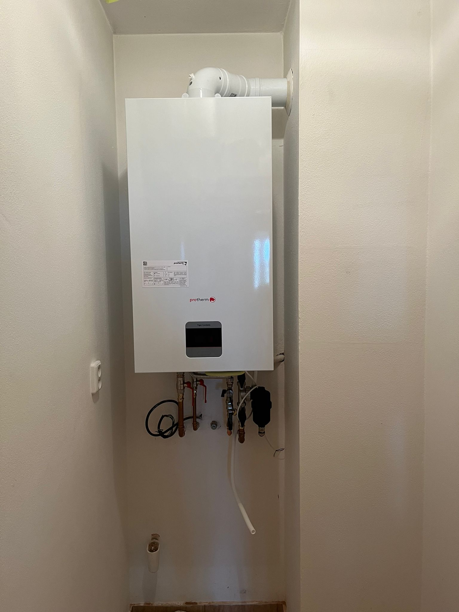 Kotol Protherm v skrinke